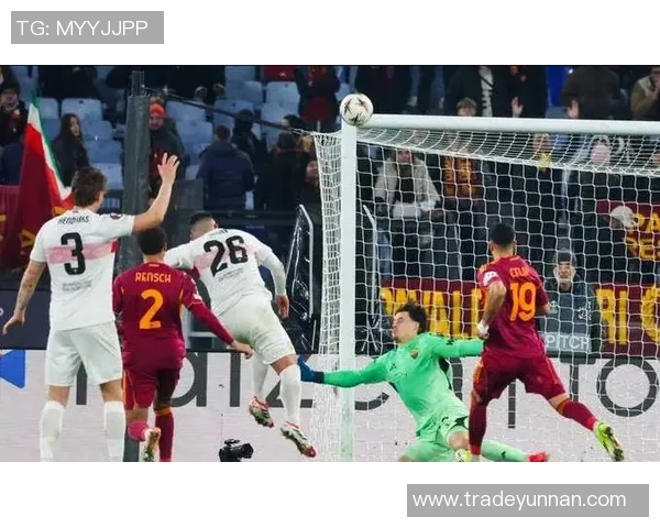 欧冠焦点战拜仁大胜波尔图争议判罚引发全场热议