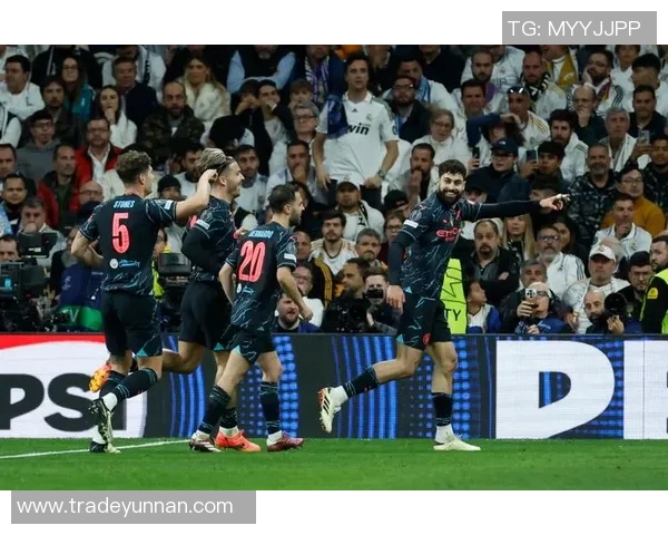 欧冠焦点战平皇马与多特蒙德0比0乌龙球瞬间引发全场热议