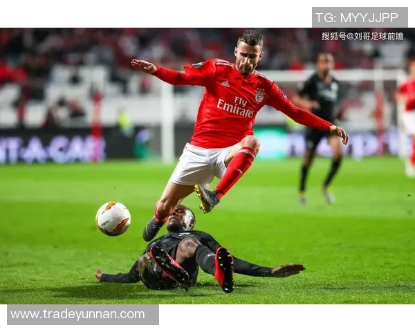 德甲精彩对决本菲卡与尤文图斯激战成平局战术解析引发全场热议