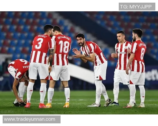 国王杯激战AC米兰逆转那不勒斯上演惊天大逆转全场沸腾 国王杯激战AC米兰逆转那不勒斯上演惊天大逆转全场沸腾